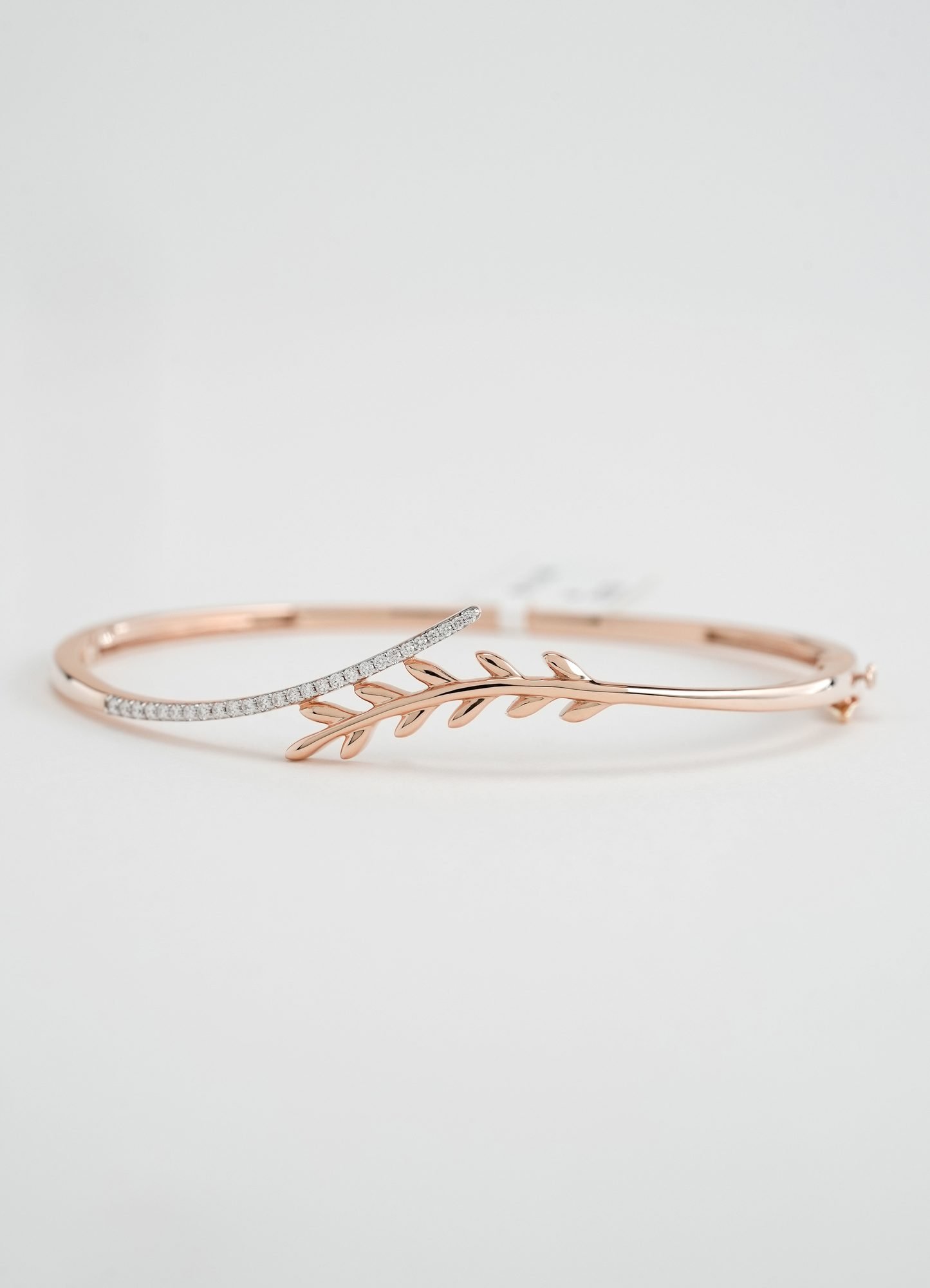 18KT Rose Gold Diamond Bangle 046