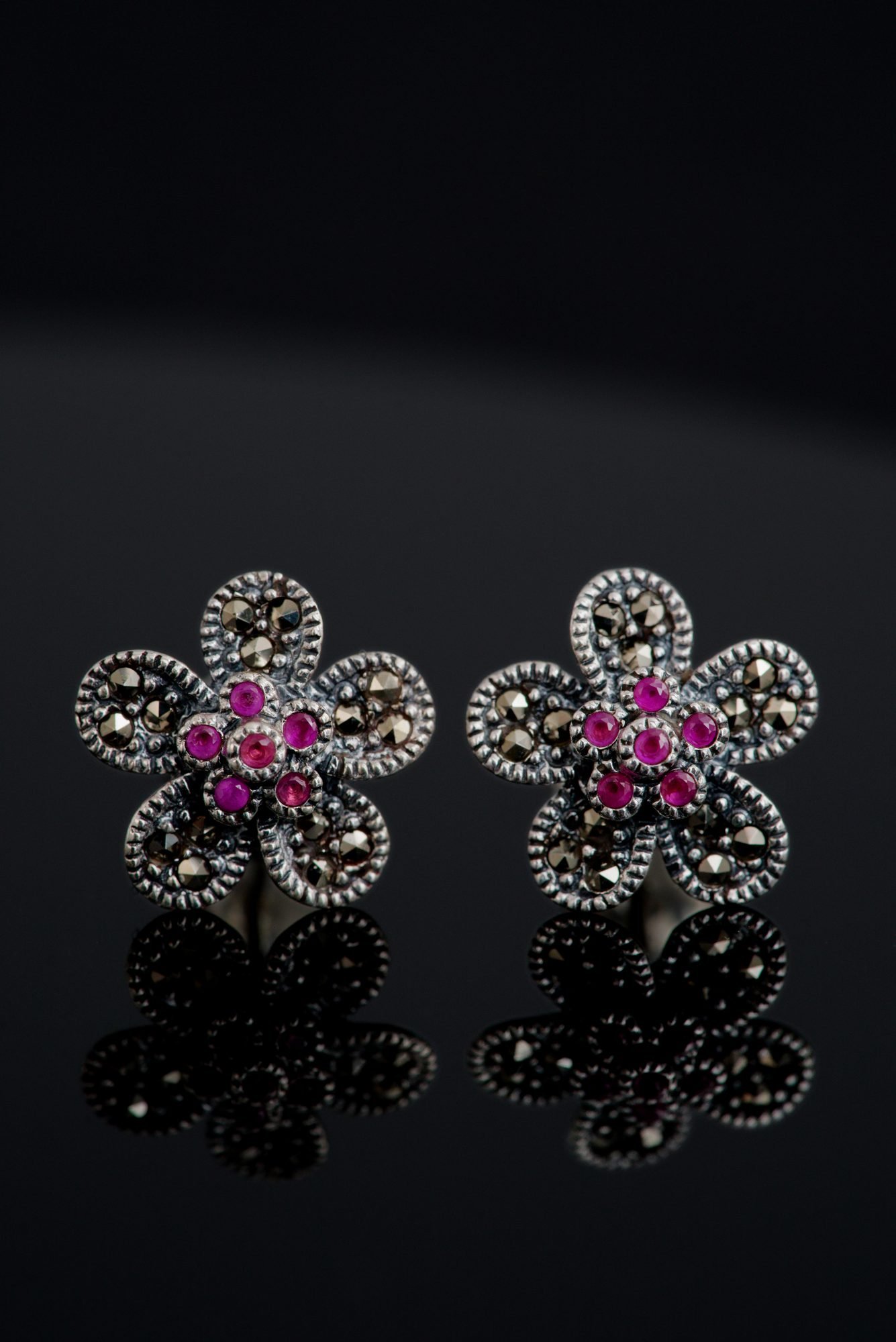 Natural Stone Earstud